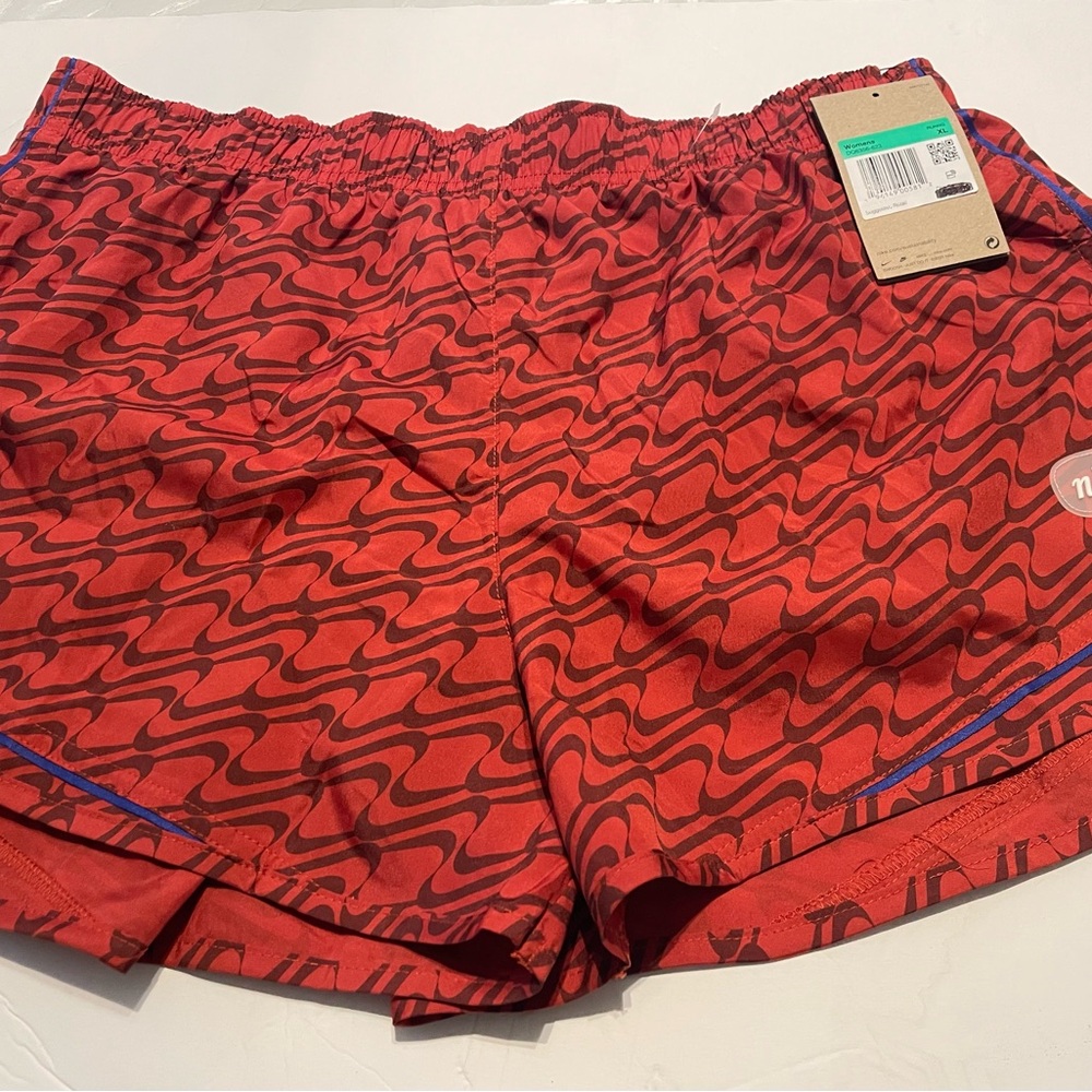 Woman's Nike Running shorts NWT XL